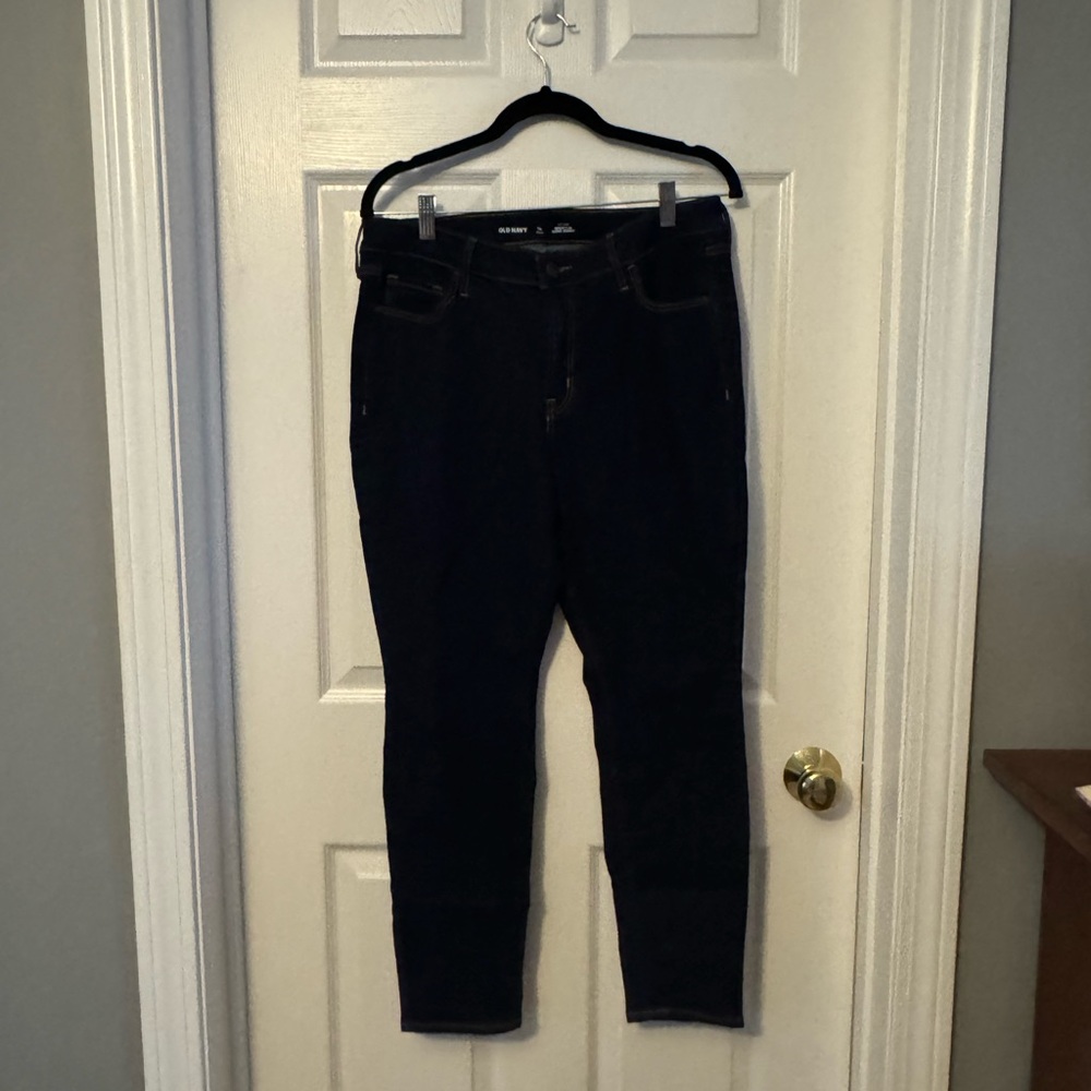 Dark wash skinny jeans